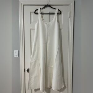Elegant White Sleeveless Dress USA Small can for M